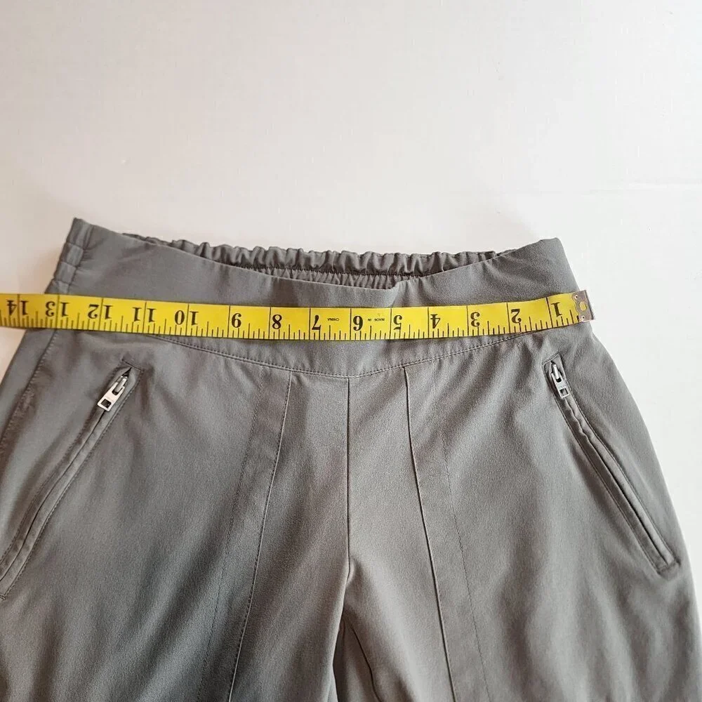 Athleta size 0 lightweight  cargo pants Chelsea gray woman / teen girl
